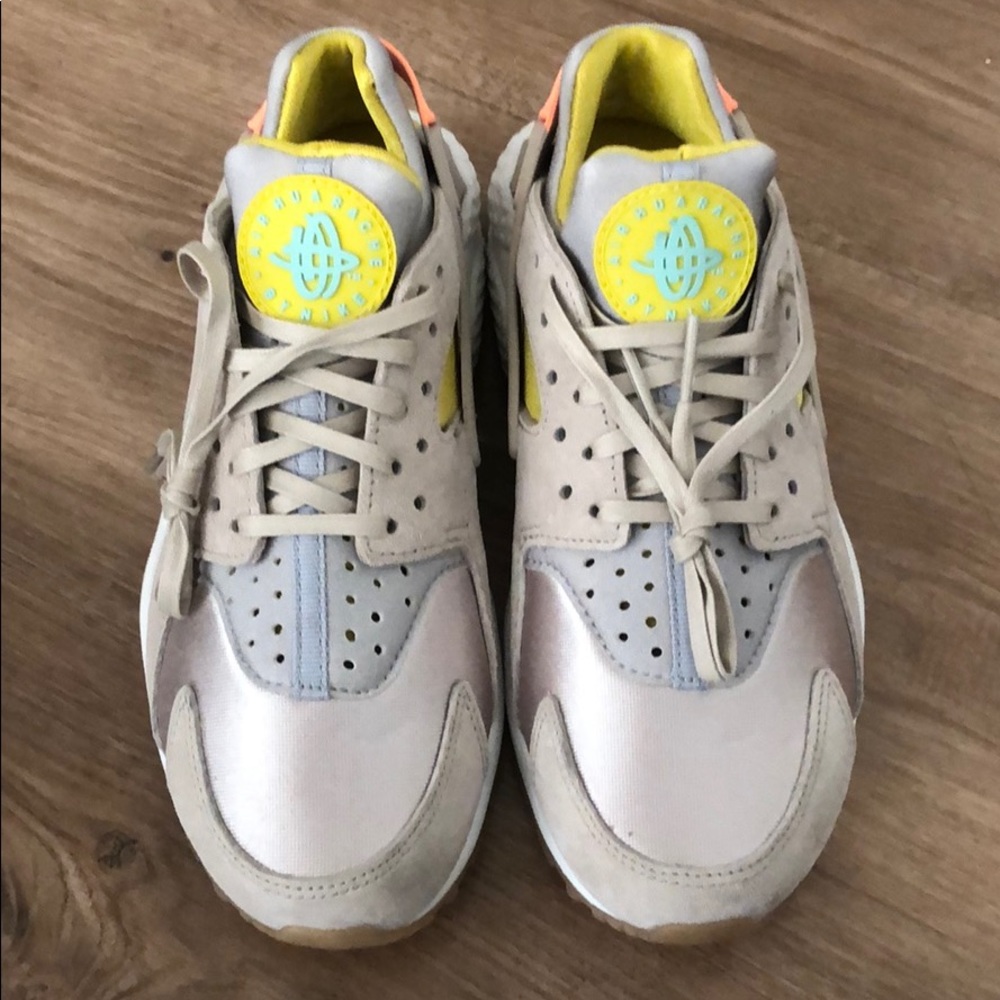 Brand new, cool color combo